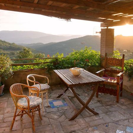 Casa La Valle, Gubbio, Frazione Santa Cristina Bed & Breakfast Exterior photo